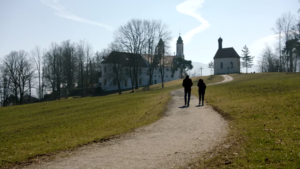 Camminare, viaggiare, pellegrinare